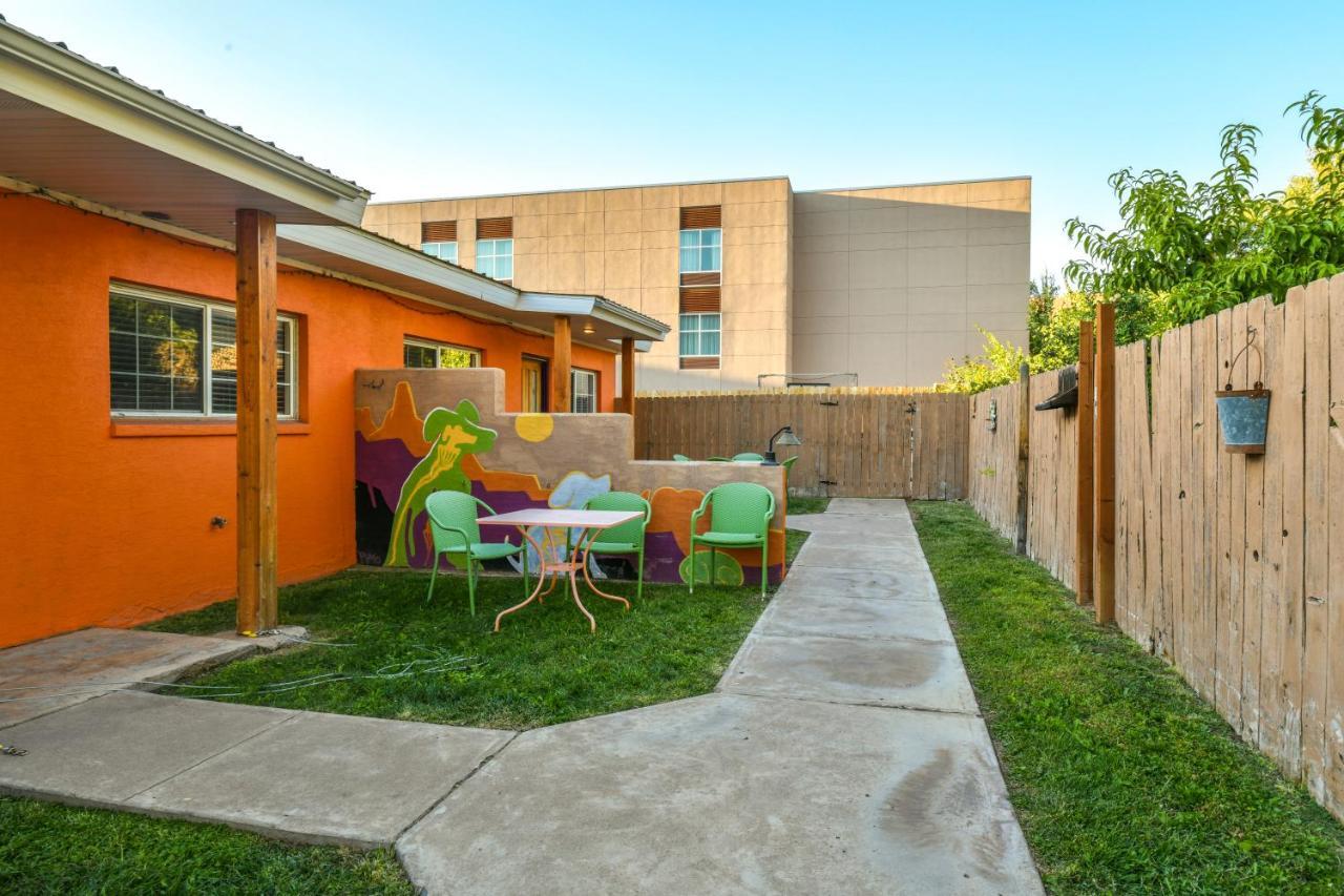 Inn 1 - Downtown 1 Bedroom Unit, Sleeps 6 With Shared Hot Tub Moab Exteriör bild