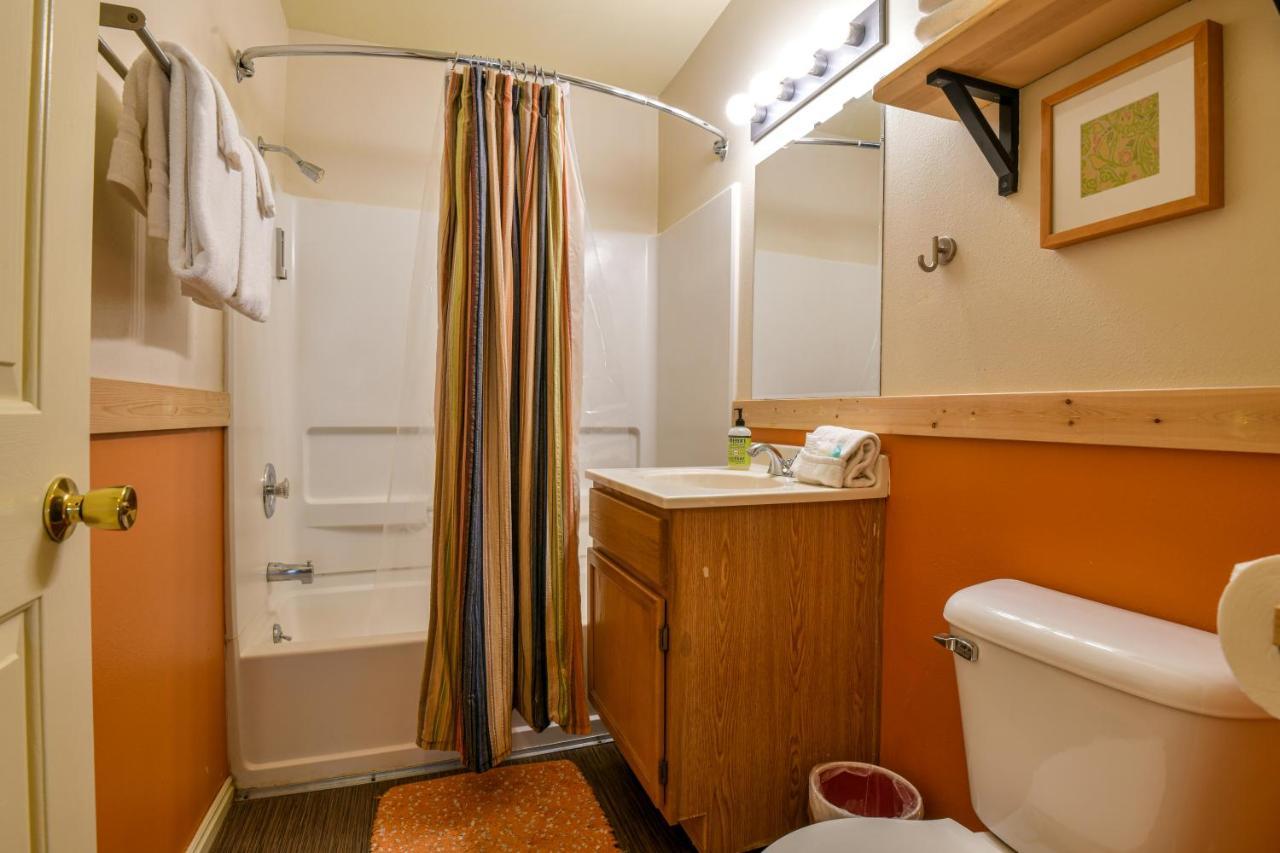 Inn 1 - Downtown 1 Bedroom Unit, Sleeps 6 With Shared Hot Tub Moab Exteriör bild