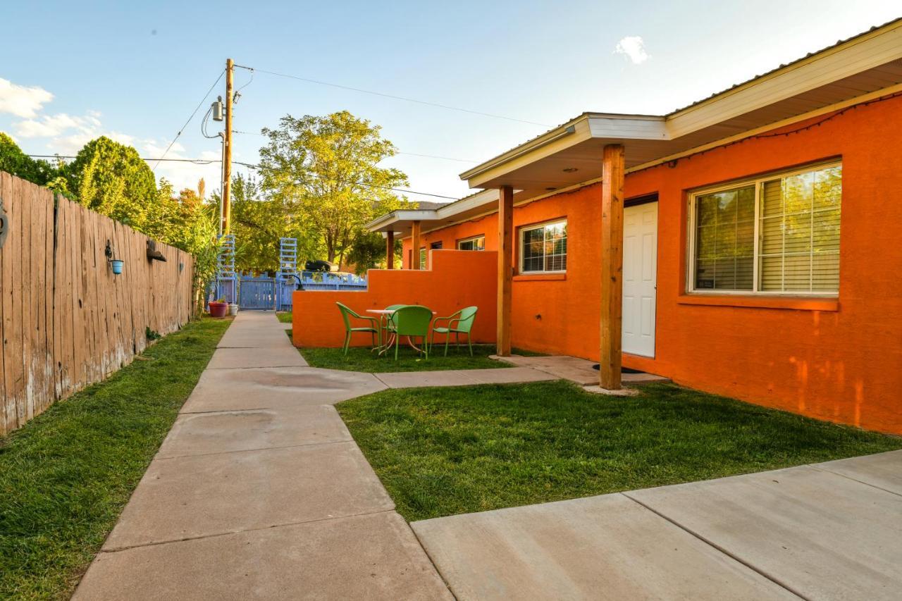 Inn 1 - Downtown 1 Bedroom Unit, Sleeps 6 With Shared Hot Tub Moab Exteriör bild